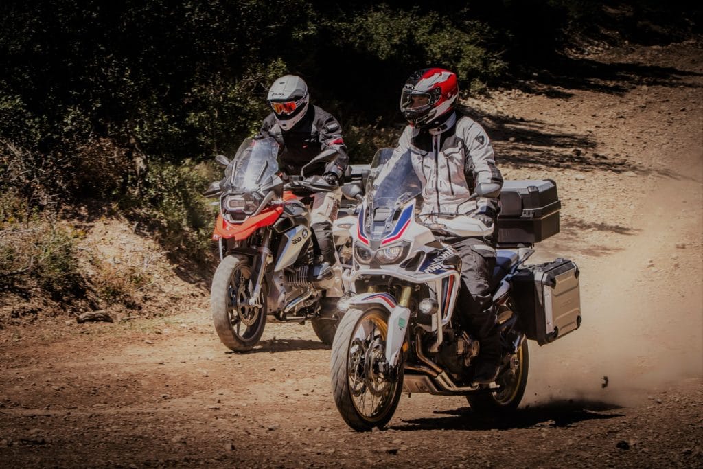 debout moto trail